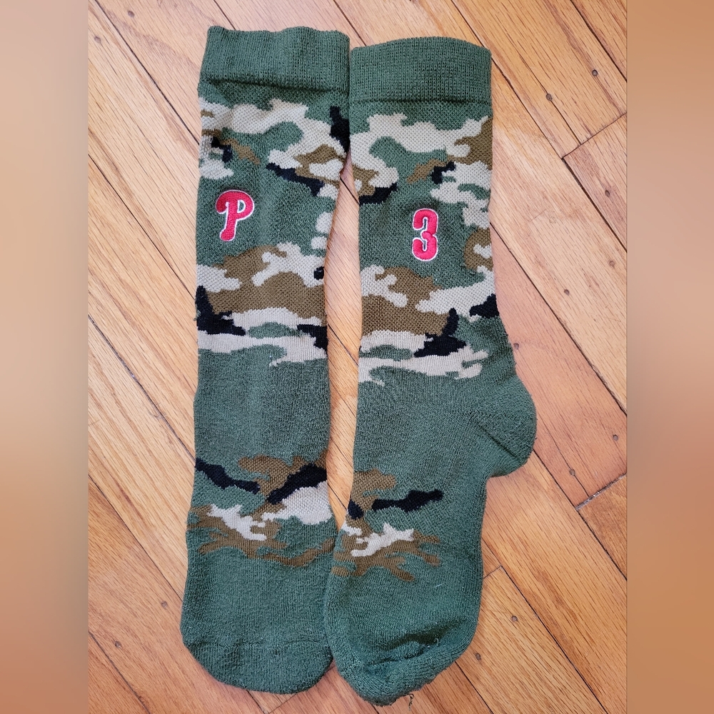 Phillies Bryce Harper #3 camo socks, military tribute, Philadelphia Phillies